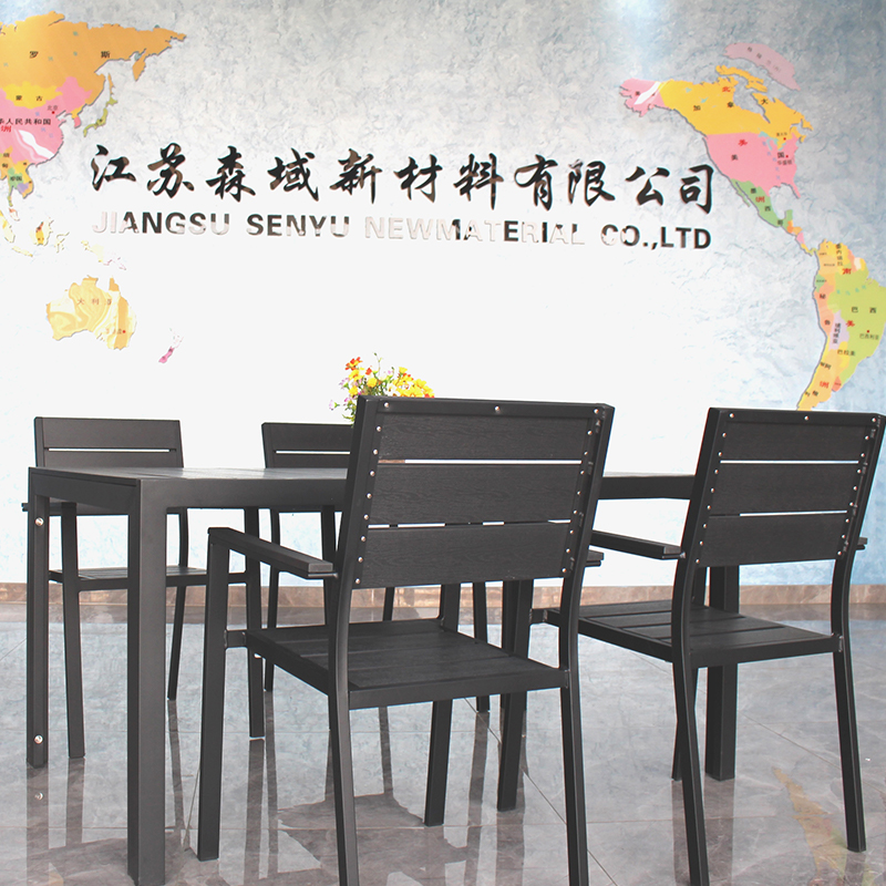 Deux styles d'ensembles de tables WPC durables